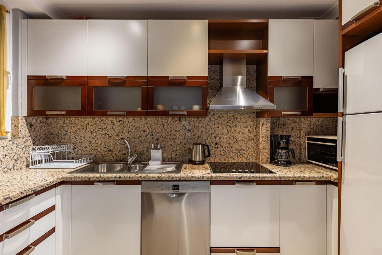 Outstanding Flat With Calming View Nisantasi Appartement Istanboel Buitenkant foto