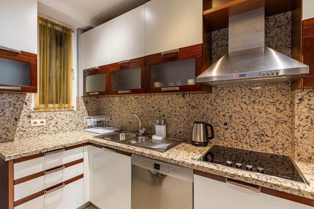 Outstanding Flat With Calming View Nisantasi Appartement Istanboel Buitenkant foto